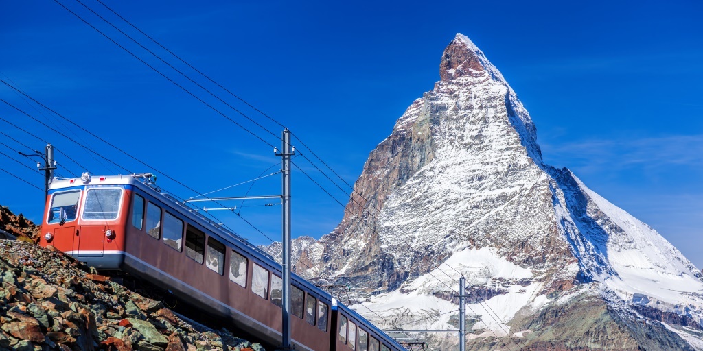 マッターホルンと登山電車