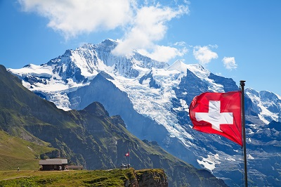ユングフラウとスイス国旗