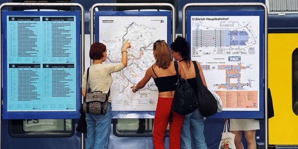 スイスの列車乗車イメージ